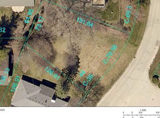 2520 Driftwood Ln, Rockford, IL 61107