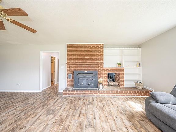 4th image of 13542 Brink Rd