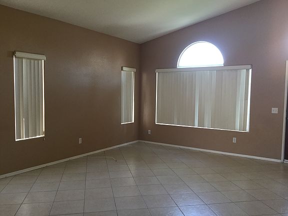 3rd image of 2722 W White Pine Ave