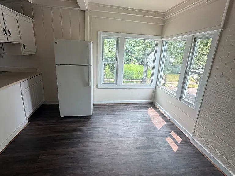 232 Wallace St — Photo 2