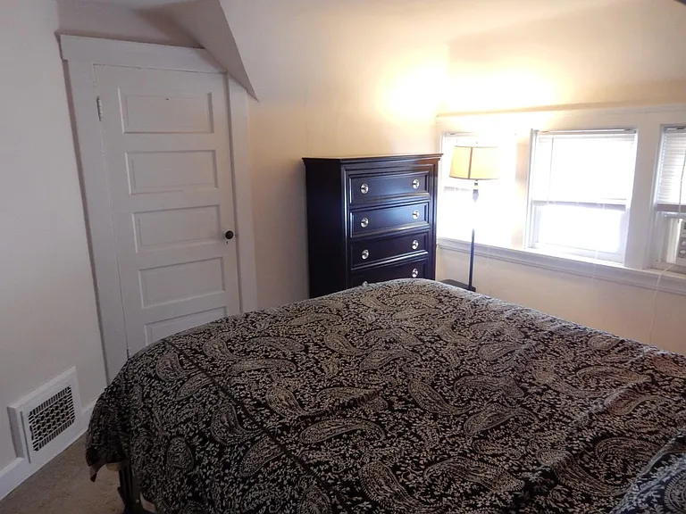 2823 Madison Rd — Photo 12