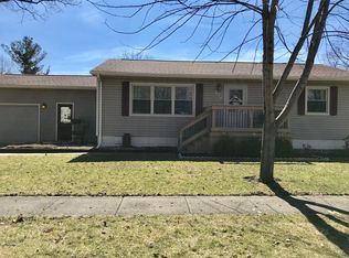474 W 1st St, El Paso, IL 61738