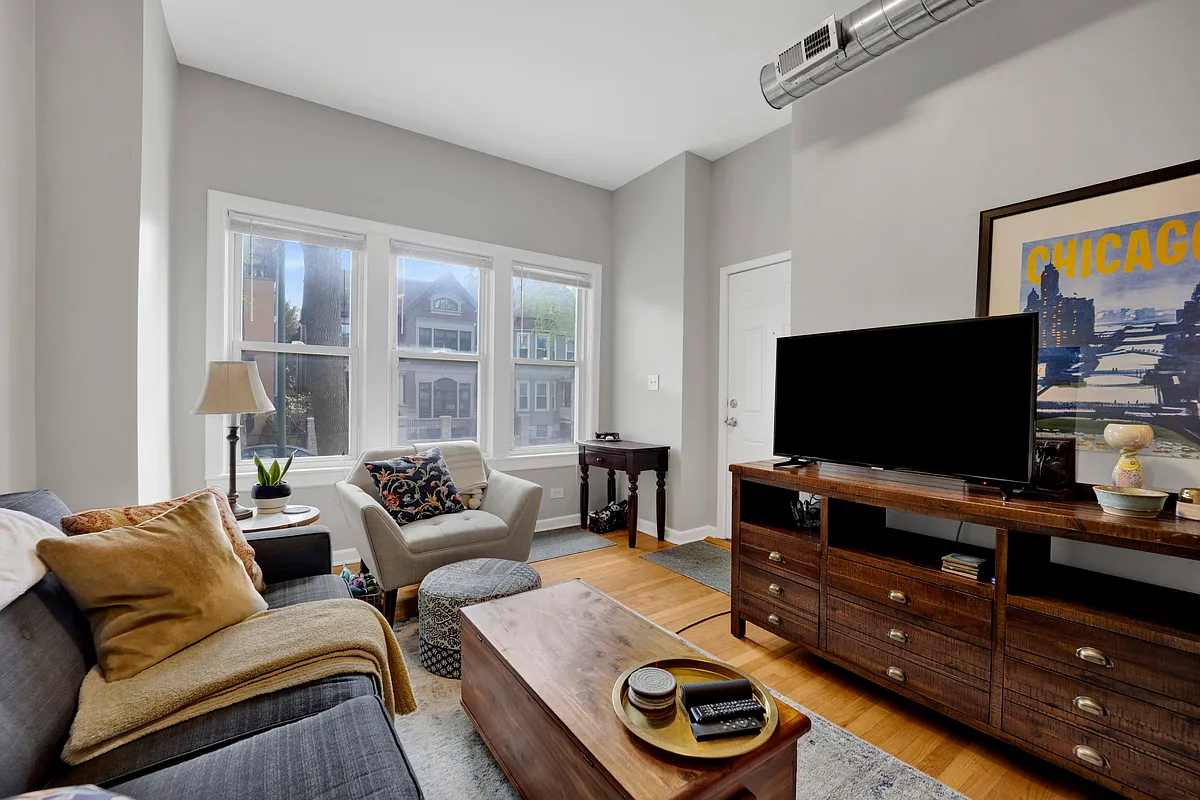 Building Photo - 1914 W Henderson St #1F