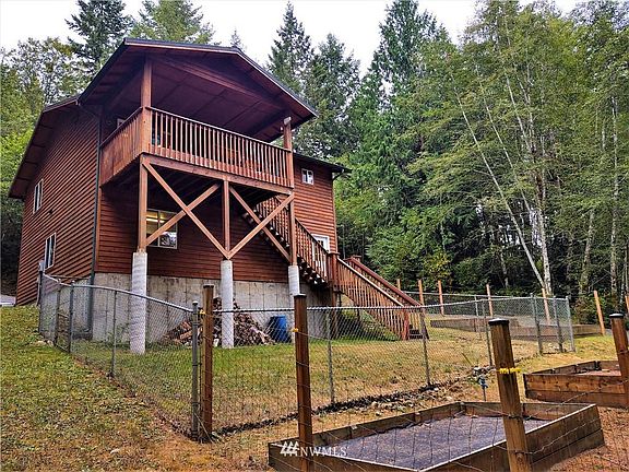 5th image of 200 NE Eagle Mountain Dr