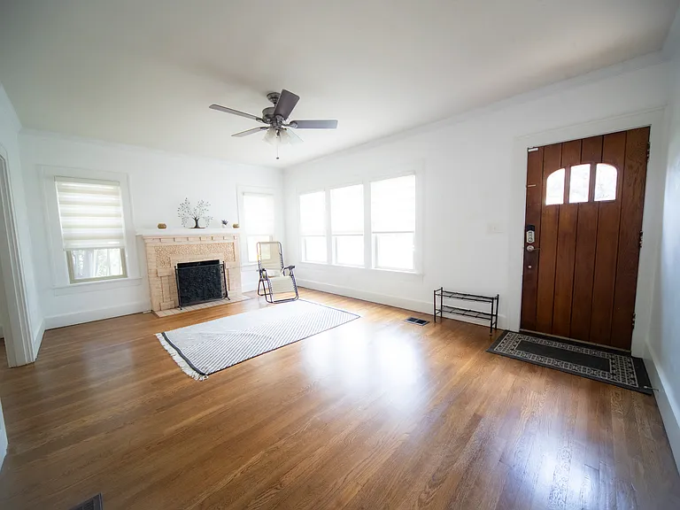 2600 Shirley Ave — Photo 5