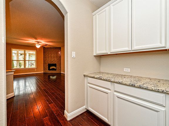 Helpful Butler's Pantry