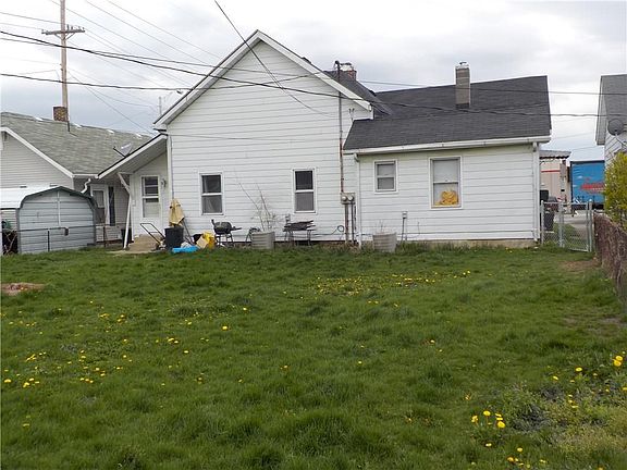 3rd image of 205 E Broadway St