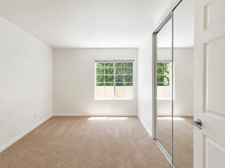 5525 Canoga Ave #209 — Photo 12