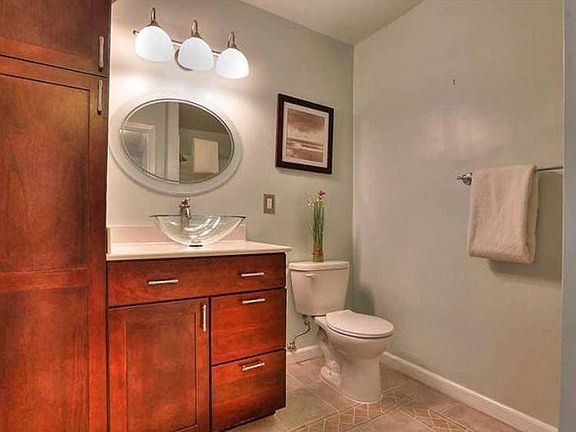 2nd image of 1371 De Haro St
