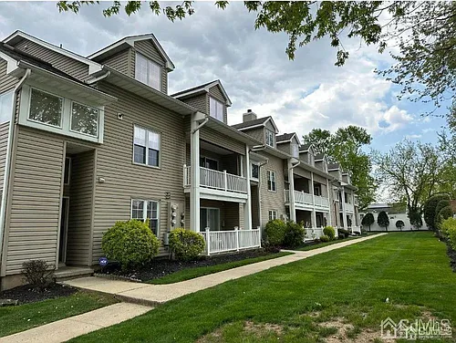 906 Montague Ave Photo 1