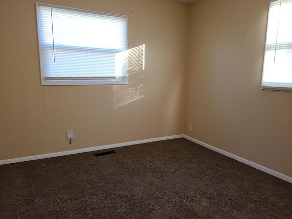 5th image of 637 Park Dr