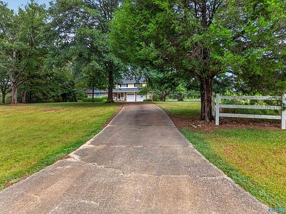 4th image of 1833 Providence Rd