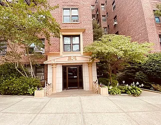 Rented by Silverstein Collection LLC 