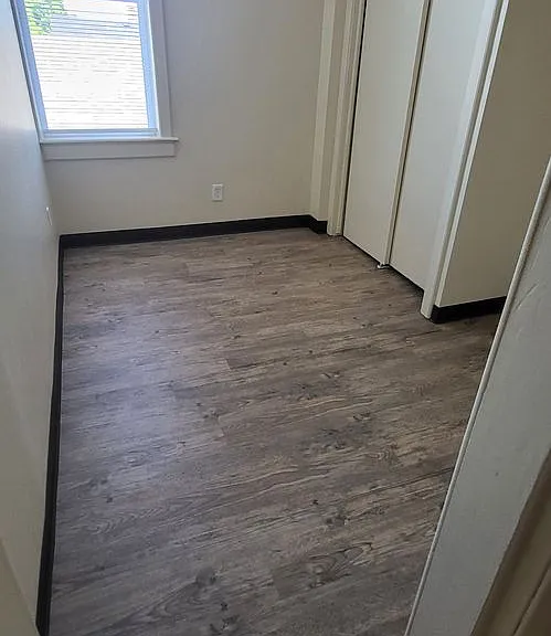 142 N Main St — Photo 10