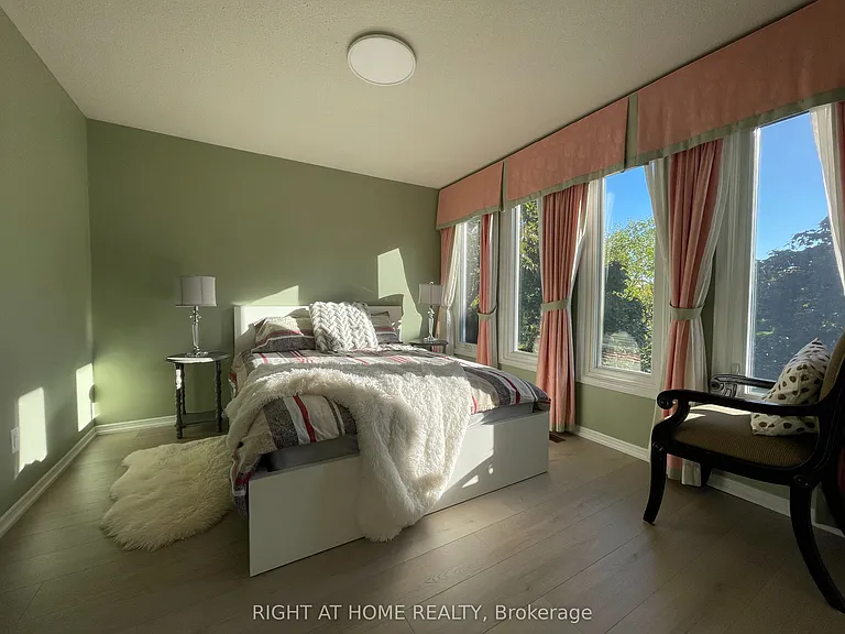 1163 Rosethorne Rd #UPPER — Photo 1