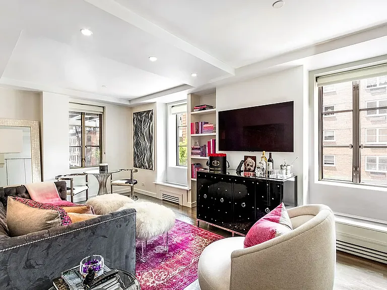 140 E 63rd St #4C — Photo 1