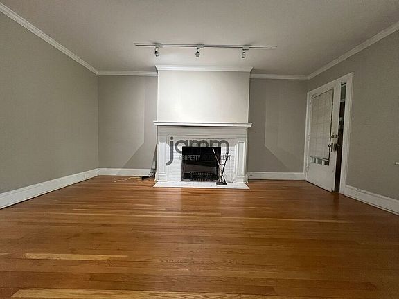 3rd image of 3079 Meadowbrook Blvd
