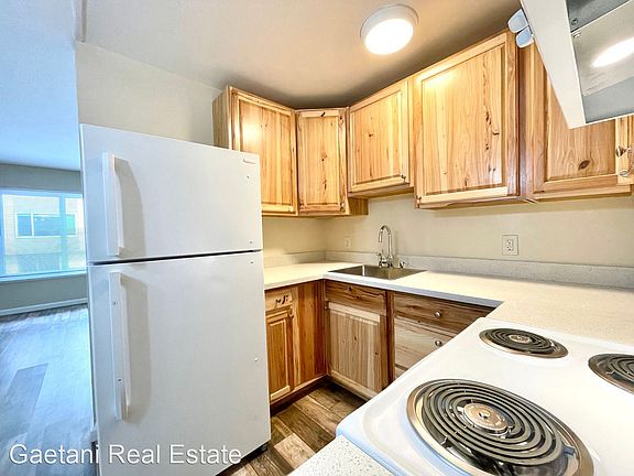4th image of 455 Warren Dr #6