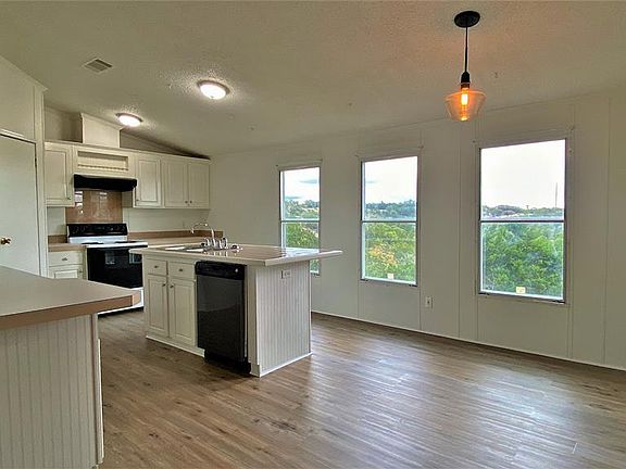 2nd image of 140 Indian Hills Dr