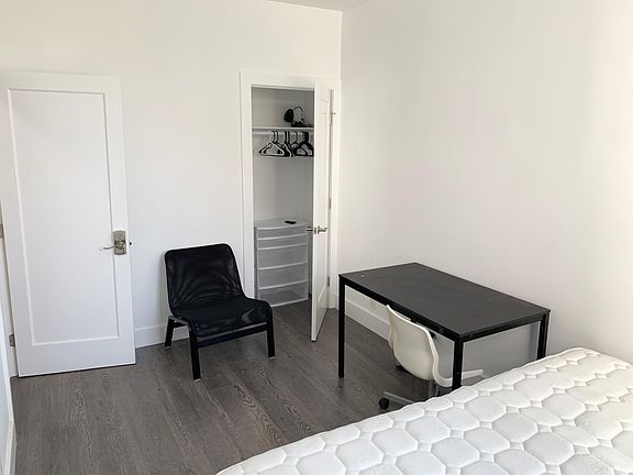 4th image of 535 Broderick St #8