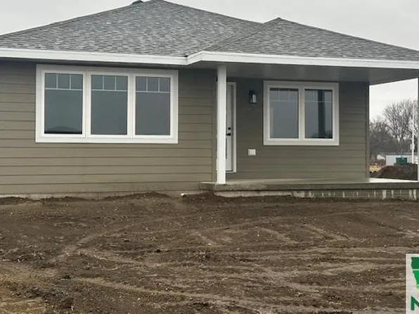 326 Zitkala Sa Trl, Vermillion, SD 57069