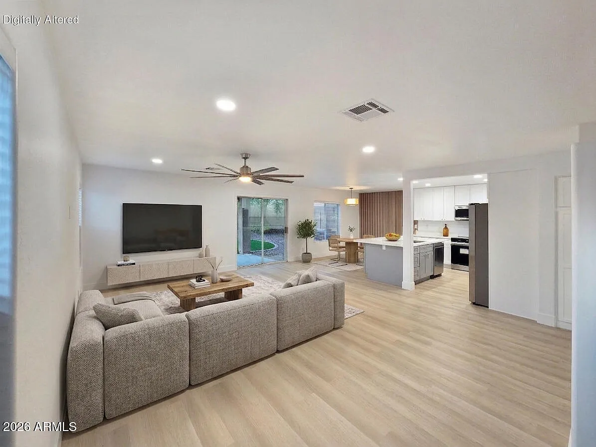 4 bed, 3.0 bath, 2267 sqft, $2,625 — Photo 2