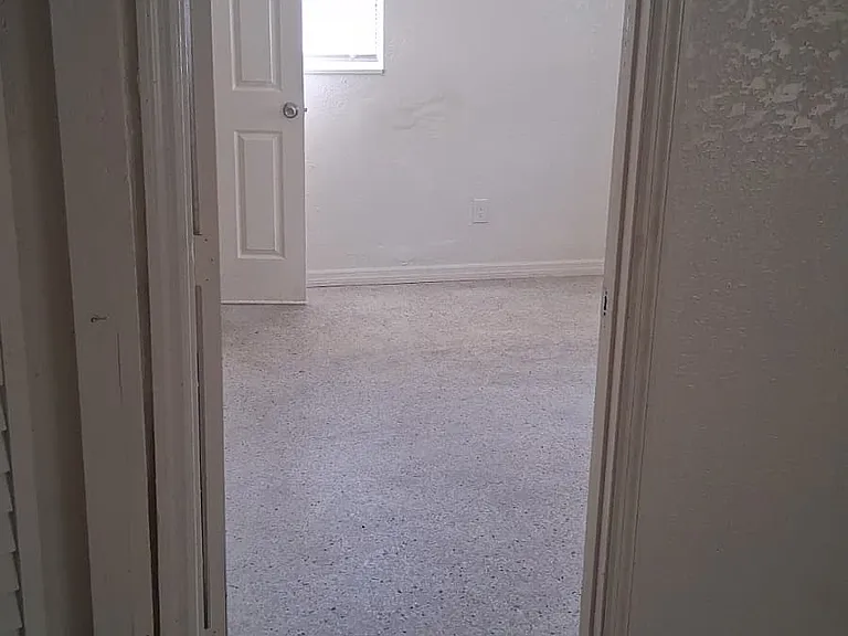 803 Avenue G #A — Photo 5