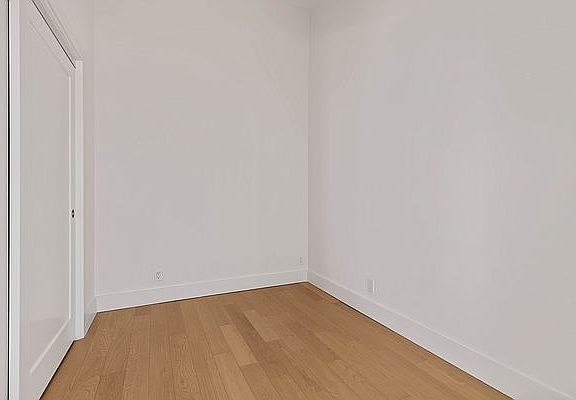 5th image of 31 E 31st St APT 7F
