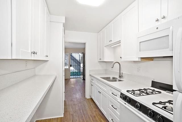 Studio kitchen