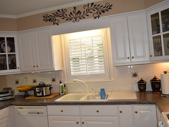 3rd image of 5406 Forest Oaks Dr