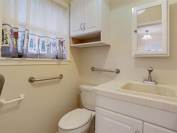 5th image of 310 Cumberland Dr