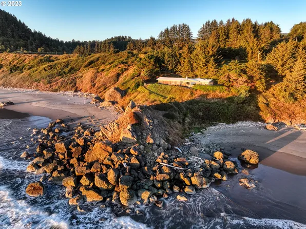 17530 Highway 101 N, Brookings, OR 97415