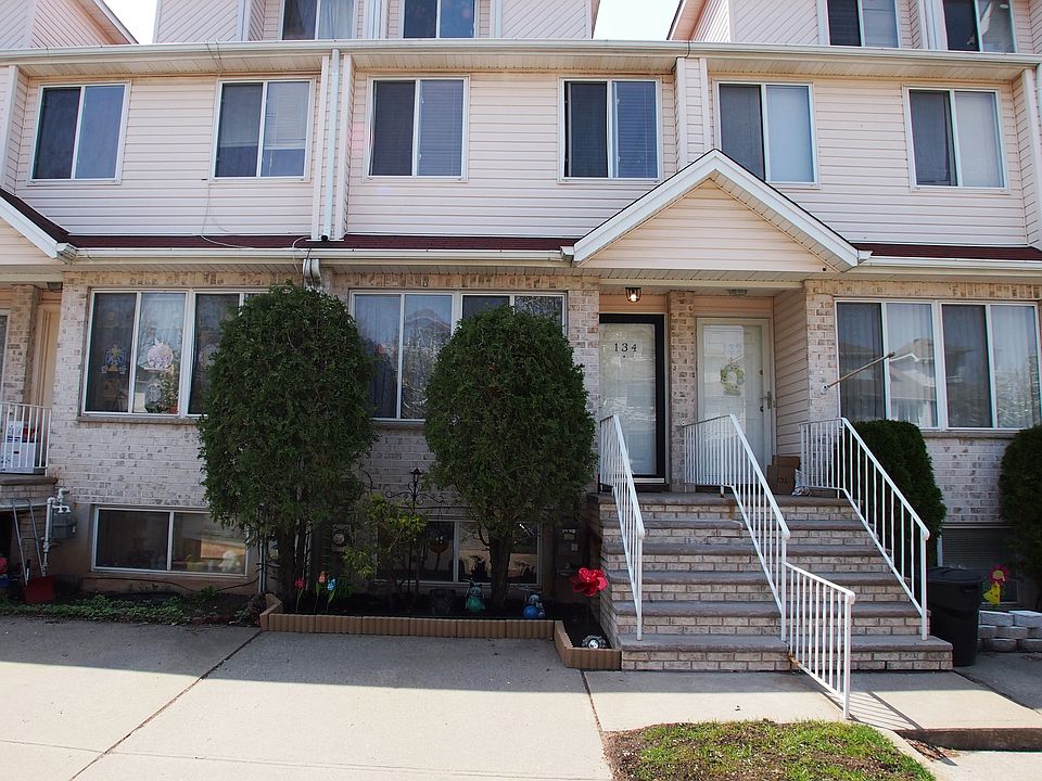 1st image of 134 Kenilworth Ave