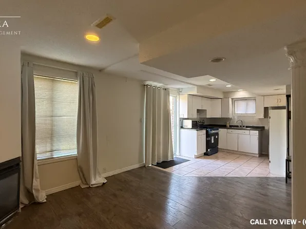 2409 Bankside Dr #2, Mississauga, ON L5M 6E6