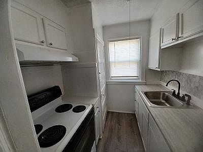 2nd image of 12 Worth St