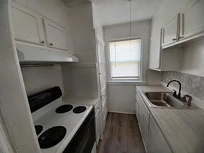 12 Worth St — Photo 2
