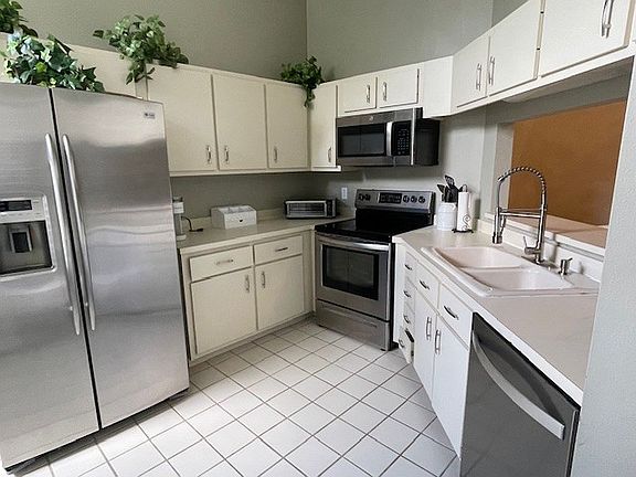 4th image of 105 Durham Pl #105
