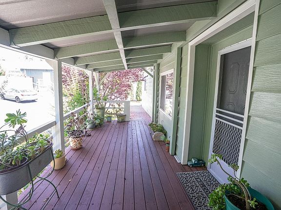 5th image of 150 E Clinton Rd #33