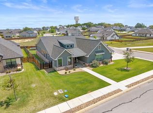109 juniper, La Vernia, TX 78121