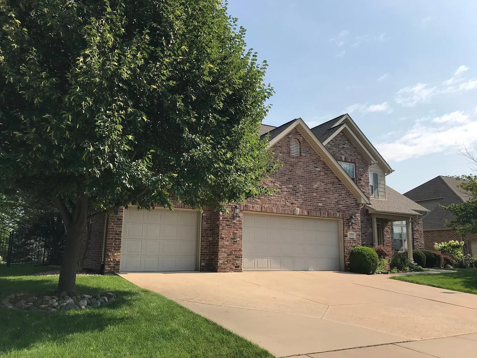5903 W Forestwood Dr — Photo 2
