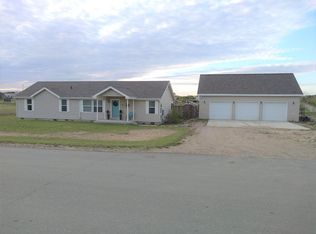 14005 Lake View Dr, Williston, ND 58801