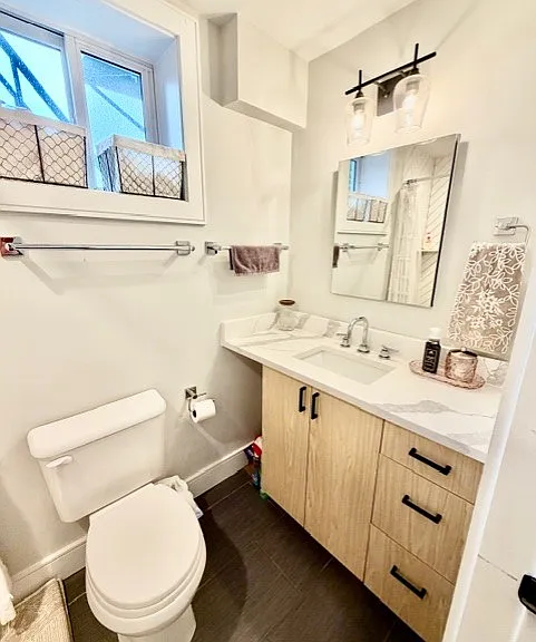 366 Hanover St #4 — Photo 13