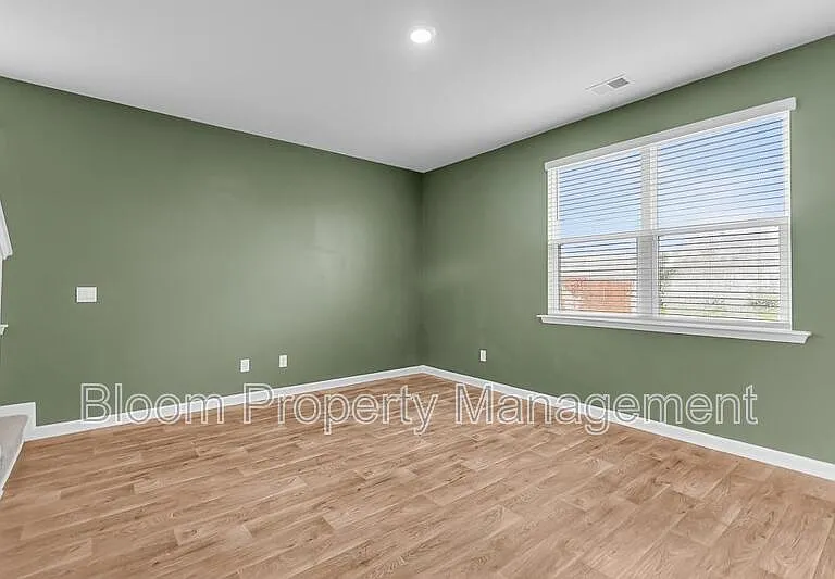 502 Lake Ridge Blvd — Photo 18