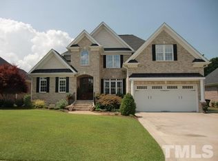 107 Colonade Ct, Benson, NC 27504