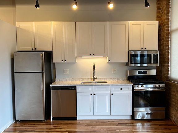 Kitchen updated in 2022