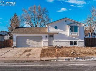 1074 Jet Wing Dr, Colorado Springs, CO 80916
