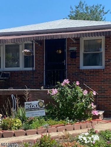 2nd image of 294 Clendenny Ave