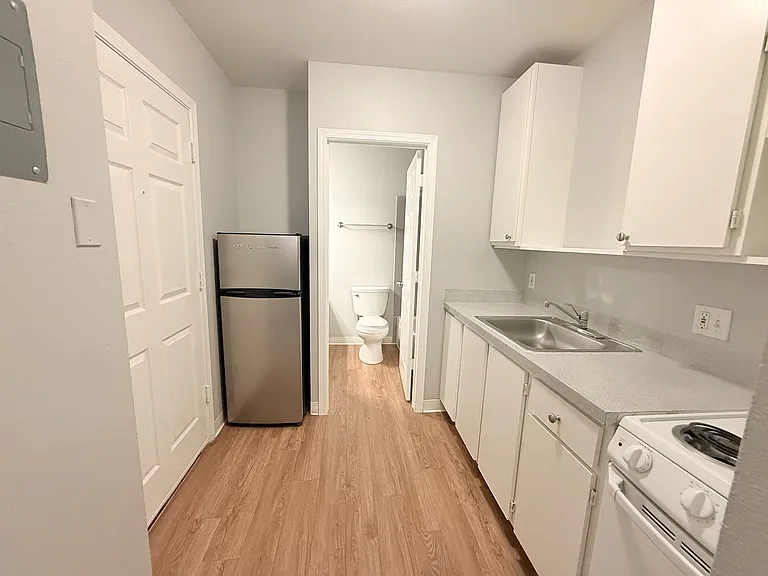 Ludlow Apartments — Photo 38