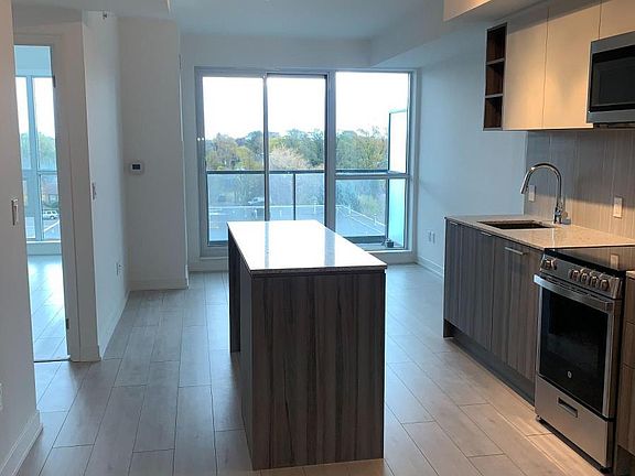 5th image of 31 Tippett Rd #505