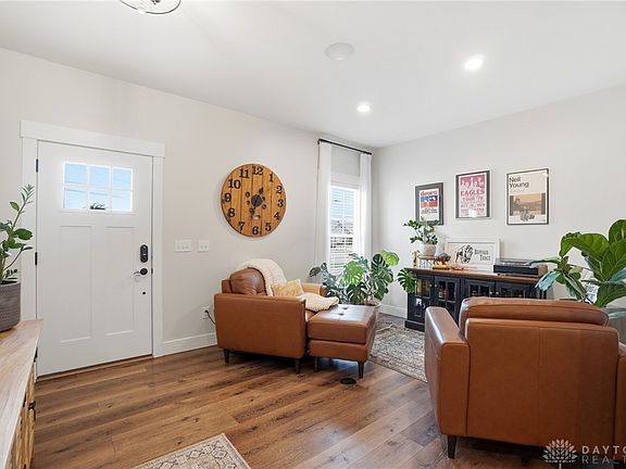 3rd image of 1060 Lytle Rd